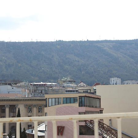 Herrmas Hostel Tbilisi Exteriör bild
