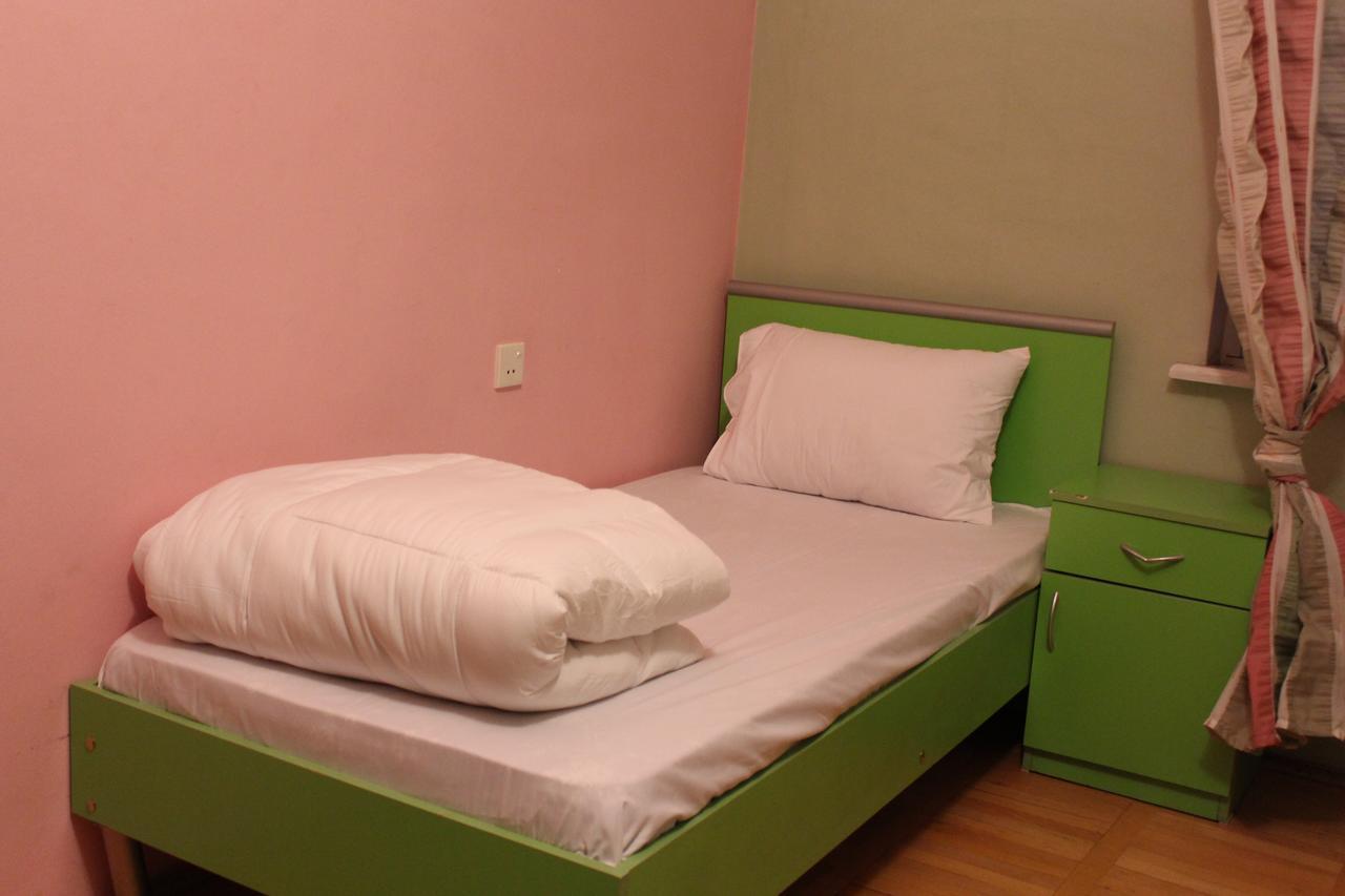 Herrmas Hostel Tbilisi Exteriör bild