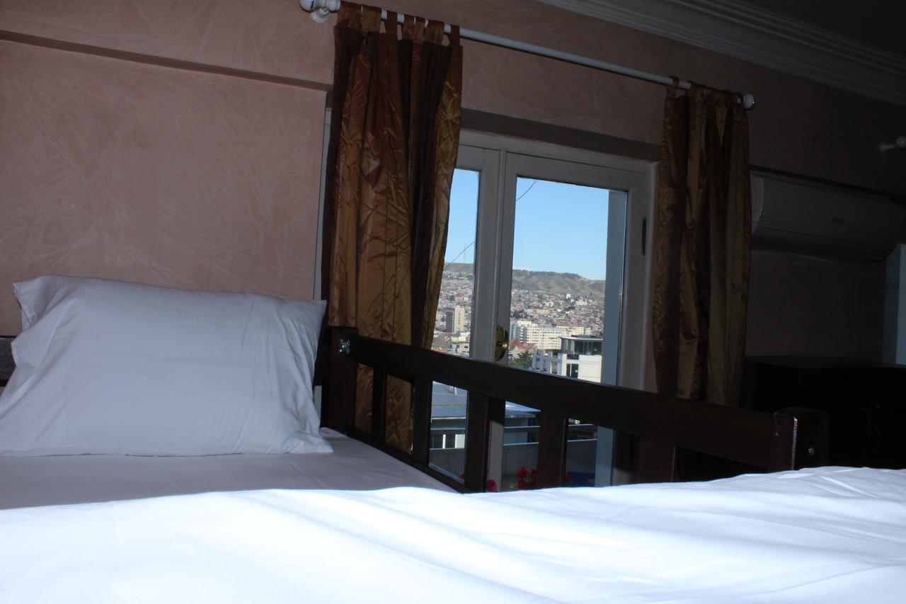 Herrmas Hostel Tbilisi Exteriör bild