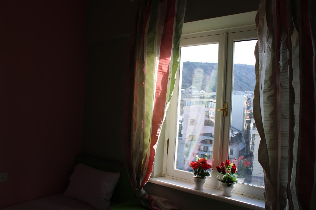 Herrmas Hostel Tbilisi Exteriör bild