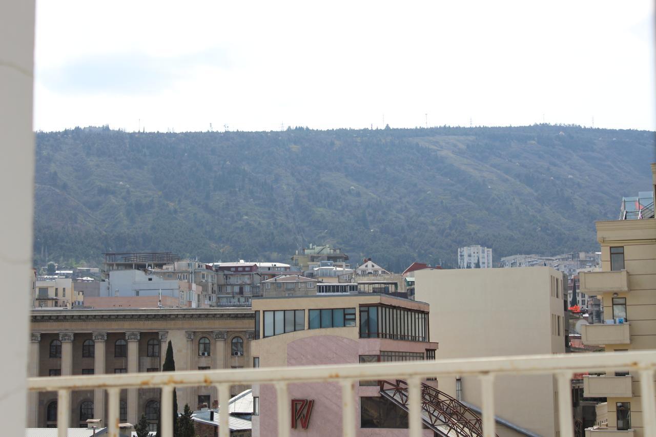 Herrmas Hostel Tbilisi Exteriör bild